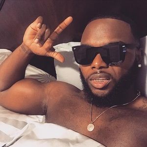 Meet your Posher, Devin